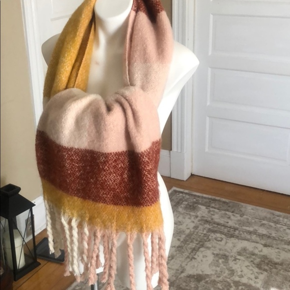 Crown Vintage New Scarf - Picture 7 of 11
